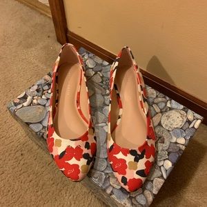 KELLY & KATIE floral flats 🌸